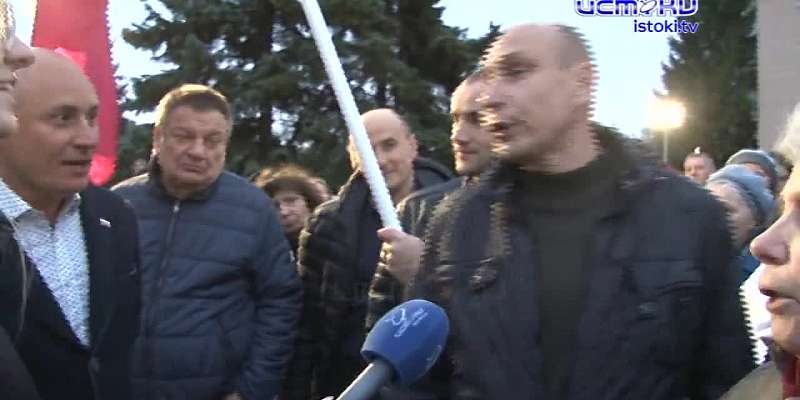 «Музалевский, в отставку!»: почему орловчане вышли на улицы с протестом