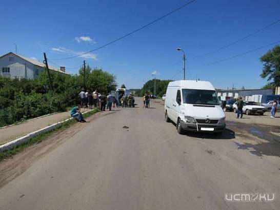 В Новодеревеньковском районе дорогу не поделили мотоцикл и иномарка