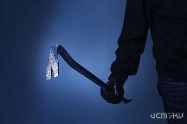 В Северном районе Орла на полицейского напал с ломом душевнобольной