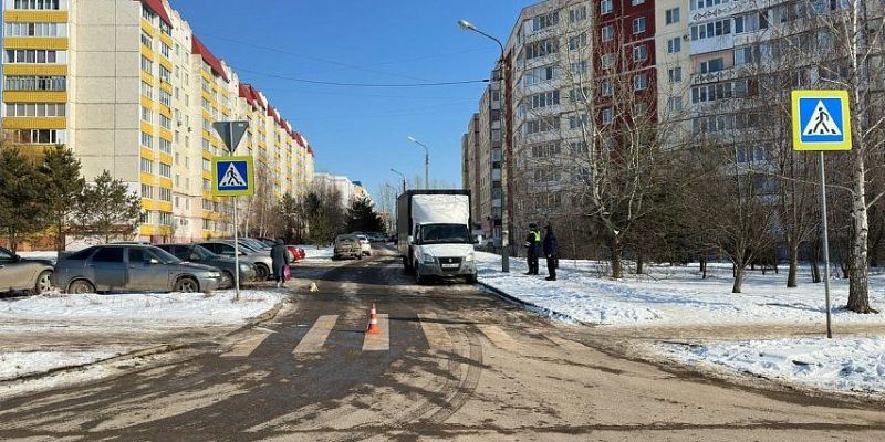 Во Мценске кроссовер сбил пенсионерку на зебре Во Мценске кроссовер сбил пенсионерку на зебре