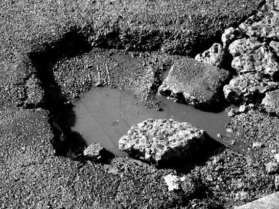 Орловчанин взыскал ущерб за ДТП из-за выбоины на дороге