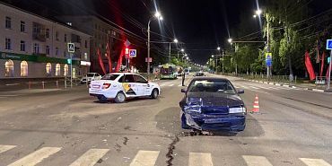 На улице Комсомольской в Орле произошло ДТП с участием двух автомобилей