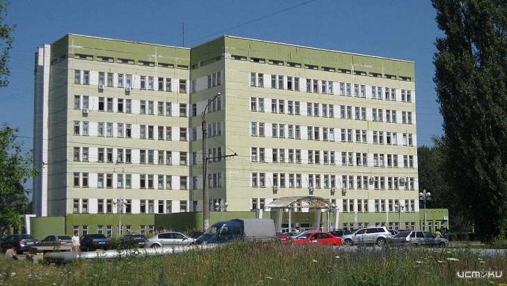 В разгар пандемии орловской больнице им. Боткина требуется почти сотня медиков