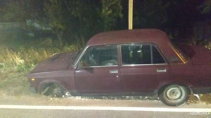 На орловской трассе на ходу у «ВАЗа» отскочило колесо и попало в пенсионерку