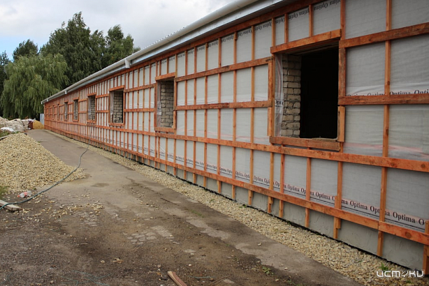 В Орле начали обустраивать здание, в котором разместится приют для бродячих животных