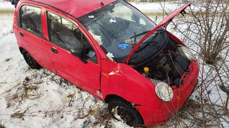 Под Орлом автоледи опрокинулась на «Дэу»