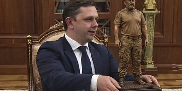 "Зато зубрам у нас хорошо- первозданная природа везде, особенно на дорогах".