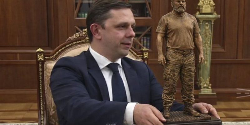 "Зато зубрам у нас хорошо- первозданная природа везде, особенно на дорогах".