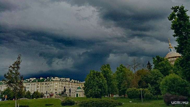 В пятницу Орел снова окутали пасмурная погода и дождь 