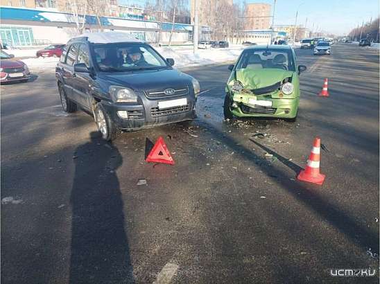 В Орле кроссовер протаранил малолитражку