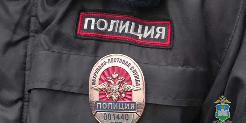 В Орле полицейские помогли спасти пенсионера, которому стало плохо за рулем автомобиля