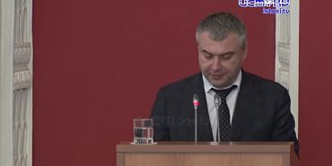 Сергей Латынин, глава регионального департамента ЖКХ, стал ключевым объектом критики на прошедшей сессии облсовета