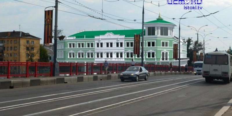 «Пандемия вандализма»: в историческом центре Орла возводят новодел на месте архитектурного ансамбля