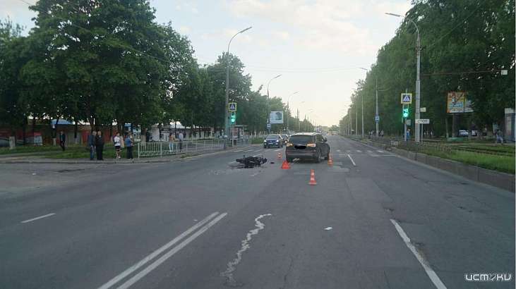 В Орле кроссовер сбил мотоциклиста