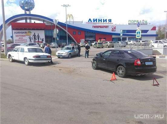 В Орле не разъехались два автомобиля: пострадал ребенок