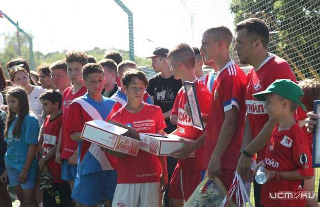 В Орле состоялся турнир по мини-футболу среди команд силовых структур и школы-интерната