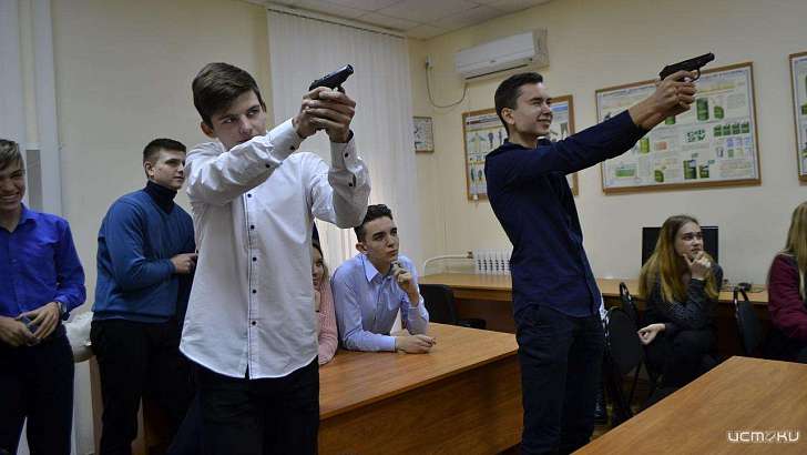 Орловским школьникам рассказали о самой секретной службе