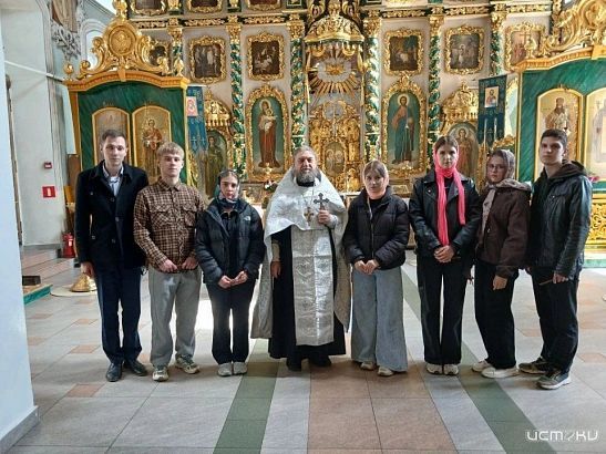 Выпускники школы № 33 посетили Николо-Песковский храм, чтобы помолиться перед перед ЕГЭ