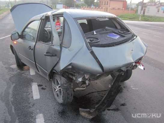 Под Орлом ночью водитель "ВАЗа" врезался в «Ладу» и дорожное ограждение