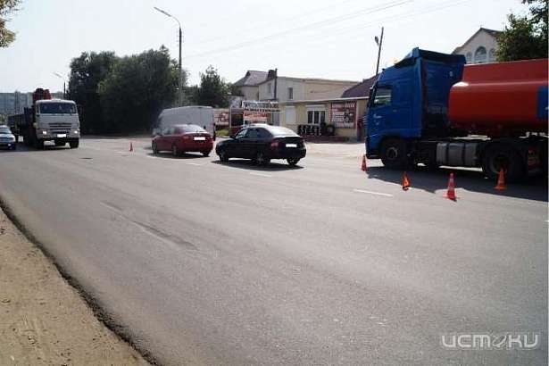 Не соблюл дистанцию: в Орле «Лада» въехала в «Шкоду»