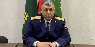 Вслед за начальником ушел и зам