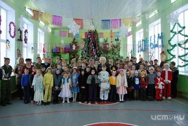 В преддверии новогодних праздников судебные приставы поздравили своих подопечных