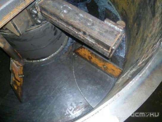 Орловские спасатели вытащили рабочего, упавшего в бетономешалку