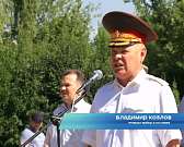 Крылатая пехота отмечает профессиональный праздник... В Орле по этому случаю прошел митинг, а двум девушкам сделали предложение руки и сердца