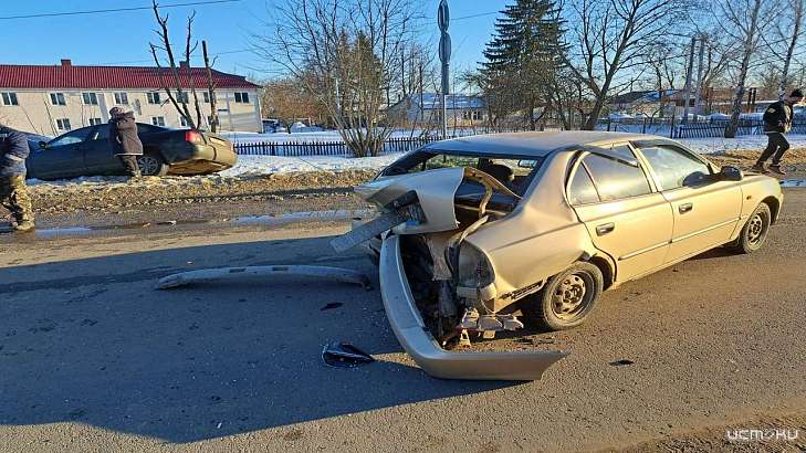 На Орловщине мирно не смогли разъехаться Hyundai Accent и Volkswagen Passat