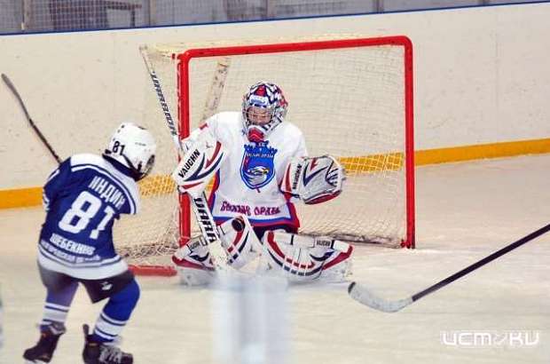 «Белые Орлы» разгромили смоленских «Ястребов»