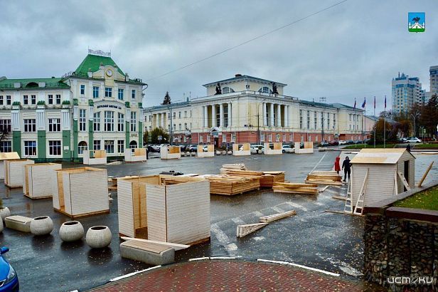 Площадь Ленина в Орле уже начали украшать к Новому году