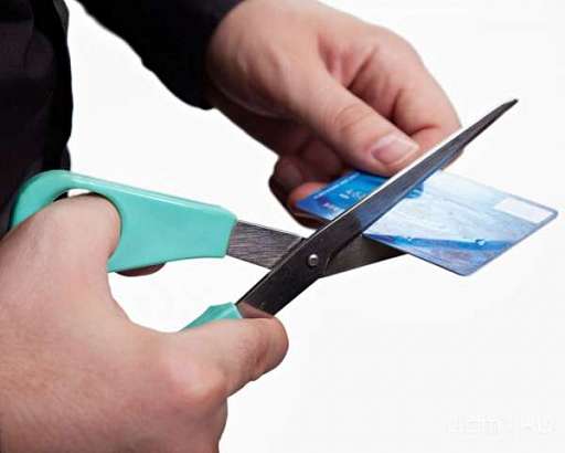 Орловским высокопоставленным чиновникам запретили иметь счета за границей 