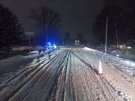 В Некрасовке «ВАЗ-2112» угодил в бетонную опору электроосвещения