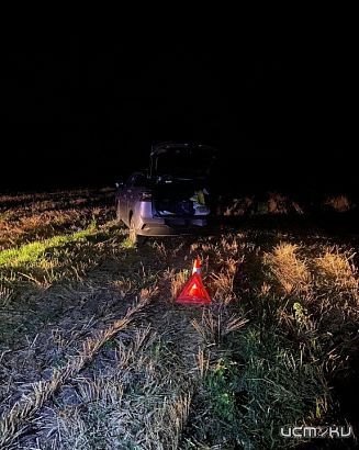 Под Ливнами автомобиль Omoda вылетел с трассы в поле 