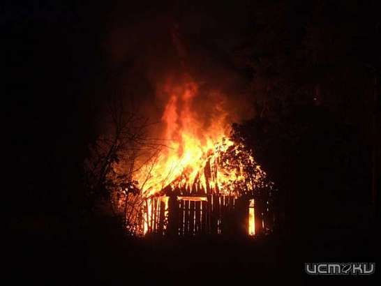 В Новодеревеньковском районе сгорела хозпостройка В Новодеревеньковском районе сгорела хозпостройка