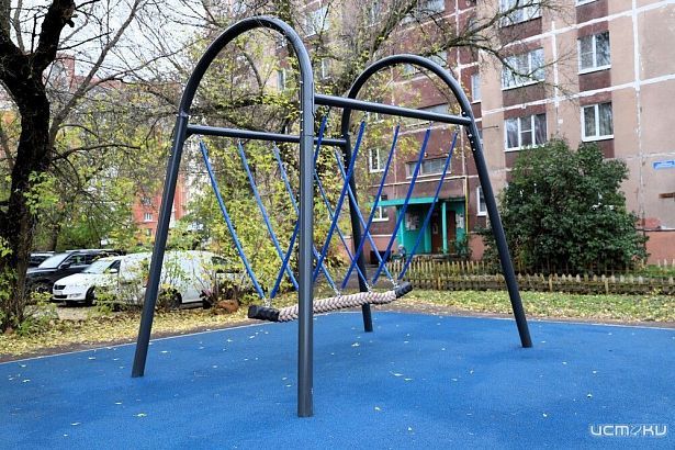 В Орле открыли детскую площадку для детей с ОВЗ