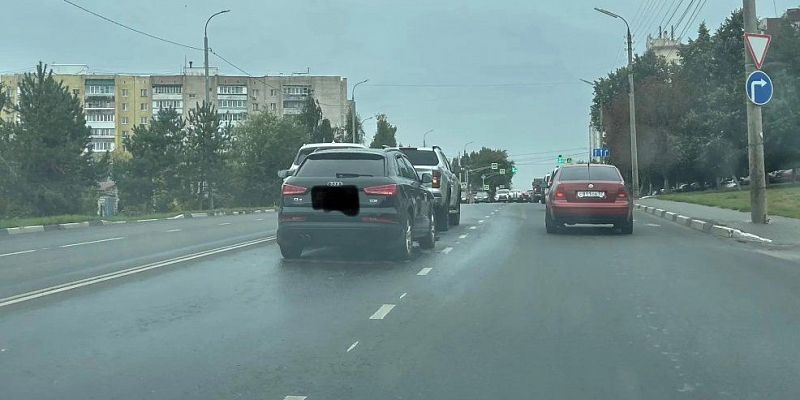 Сразу 3 машины столкнулись на Болховском шоссе