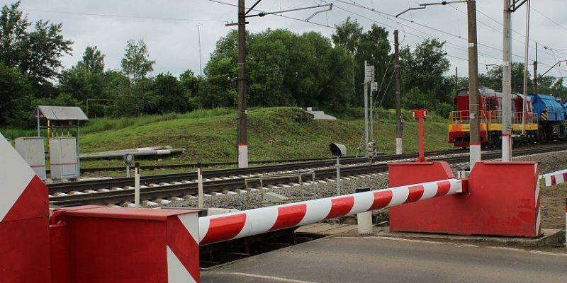 Движение автомобилей через железнодорожный переезд около станции Змиёвка в Орловской области будет закрыто 14 ноября на время ремонтных работ