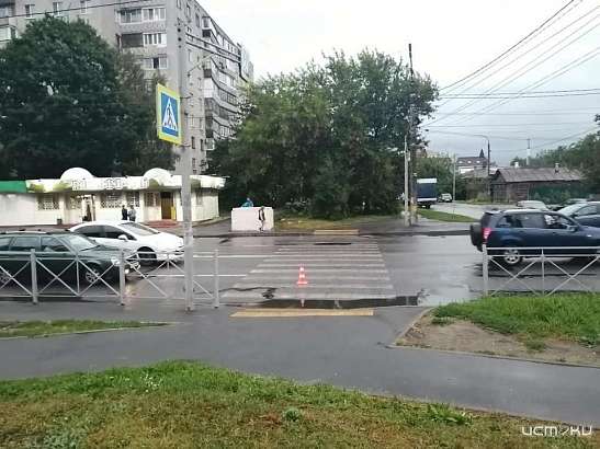 В Орле иномарка на пешеходном переходе сбила подростка