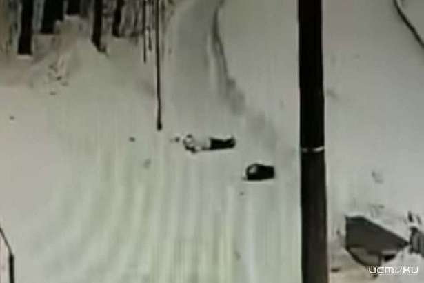 Для орловчанки катание с горки закончилось серьезными травмами