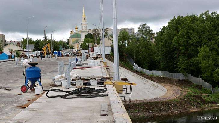 Из-за компании пьяных подростков может затянуться ремонт моста Дружбы в Орле