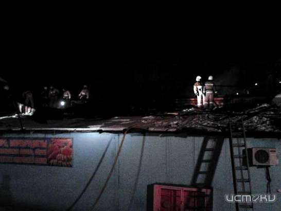 На переулке Маслозаводском горит оптовый склад