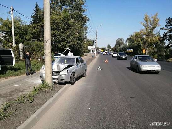 В Орле столкнулись самосвал и легковушка. Один человек травмировался