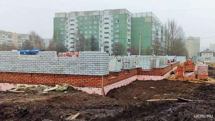 В Орле нерасторопных строителей напугали полицией