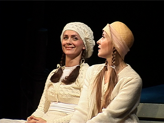 Люди: фестиваль камерных и моноспектаклей завершен 