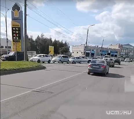 Орловская мэрия объяснила закрытие автозаправок и очереди на них 