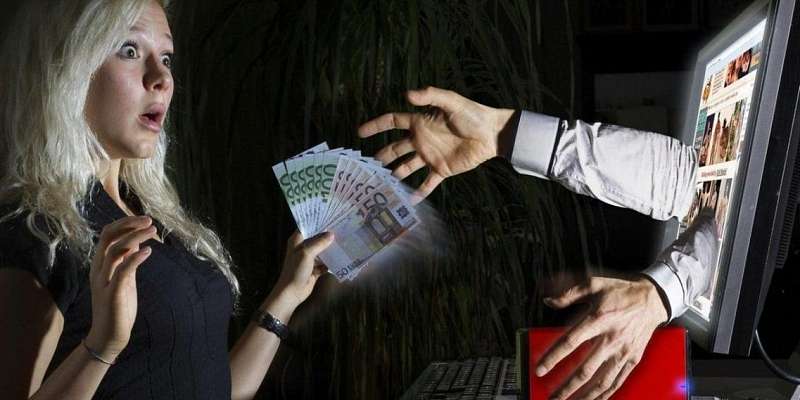 Мошенники у орловчанки выманили кругленькую сумму дистанционно