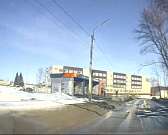 В Орле водители на ул. Ломоносова вынуждены выезжать на «встречку» из-за ям на дороге