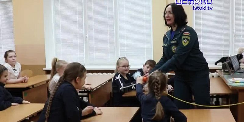 Орловские спасатели продолжают профилактическую работу с подрастающим поколением