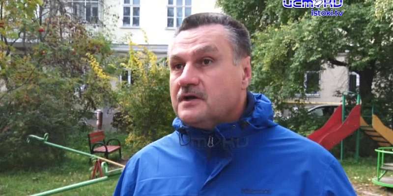 Текущая крыша и падающая штукатурка-такая участь досталась дому на Салтыкова-Щедрина после капитального ремонта